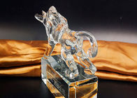 Le figurine animali della mucca di cristallo modellano per l'ufficio/decorazioni domestiche