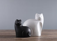 I gatti poli della resina modella per servizio personalizzato della decorazione Camera/dell'hotel disponibile