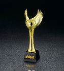 Cuore ed amore ed espressione della resina di Wing Custom Engraved Trophy Material nell'ufficio