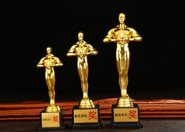 Il premio di condizione del metallo foggia a coppa il tipo di base di legno dei trofei per il logo su ordinazione di Oscar accettato